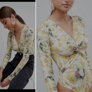 NEW Asos knot plunge V-neck long sleeve bodysuit chain print top